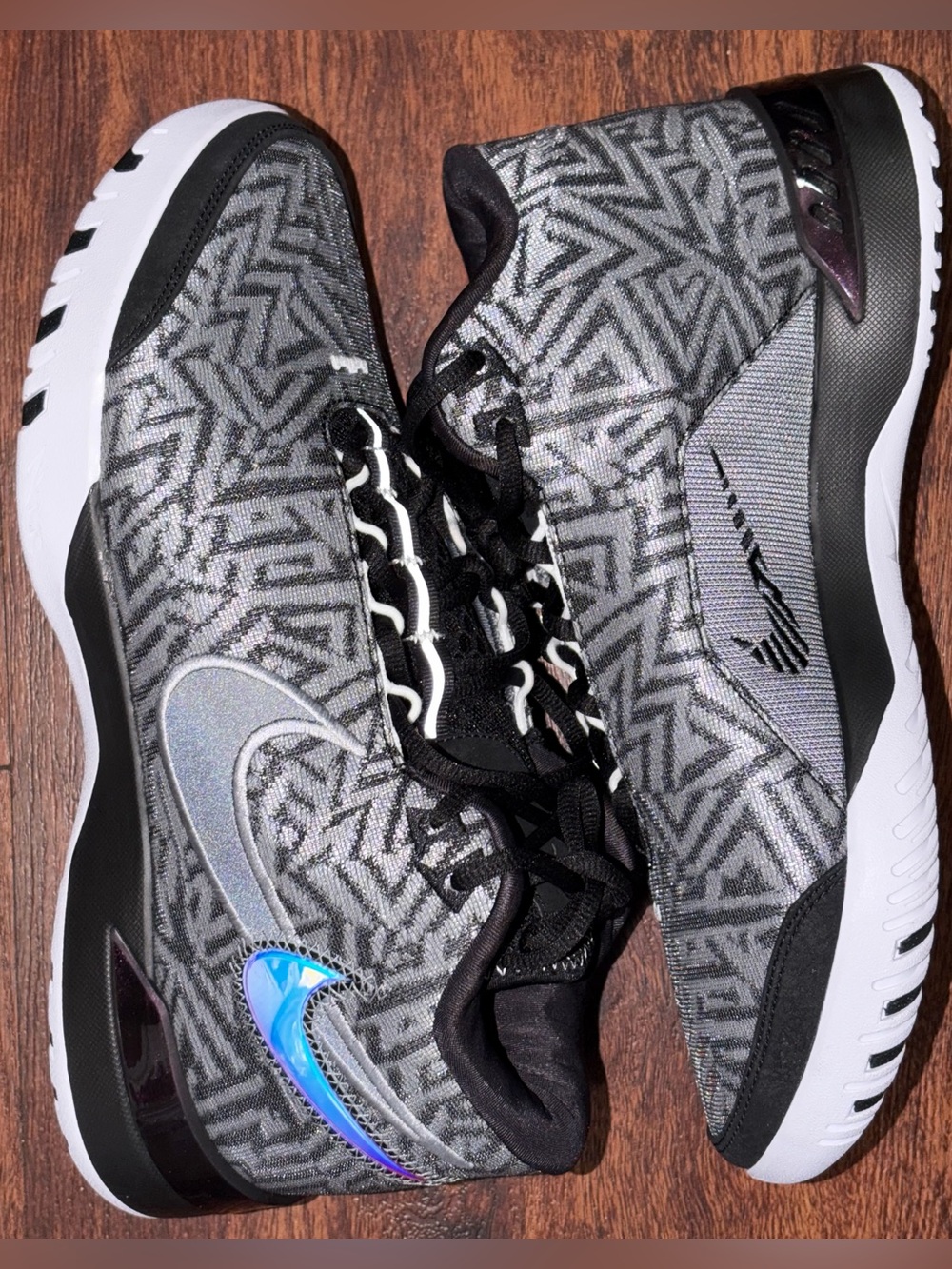 Nike LeBron Men’s Gray Black Patterned Athletic Shoes 10.5
